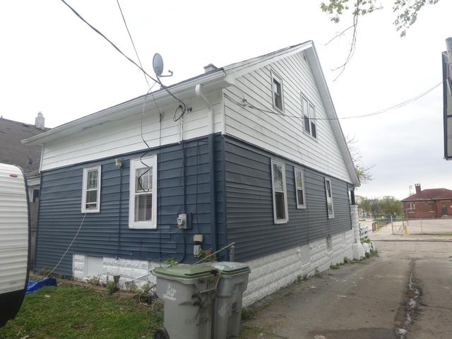 2214 Auer AVENUE, Milwaukee, WI 53206