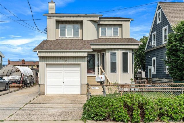 117 Gordon Place, Freeport, NY 11520