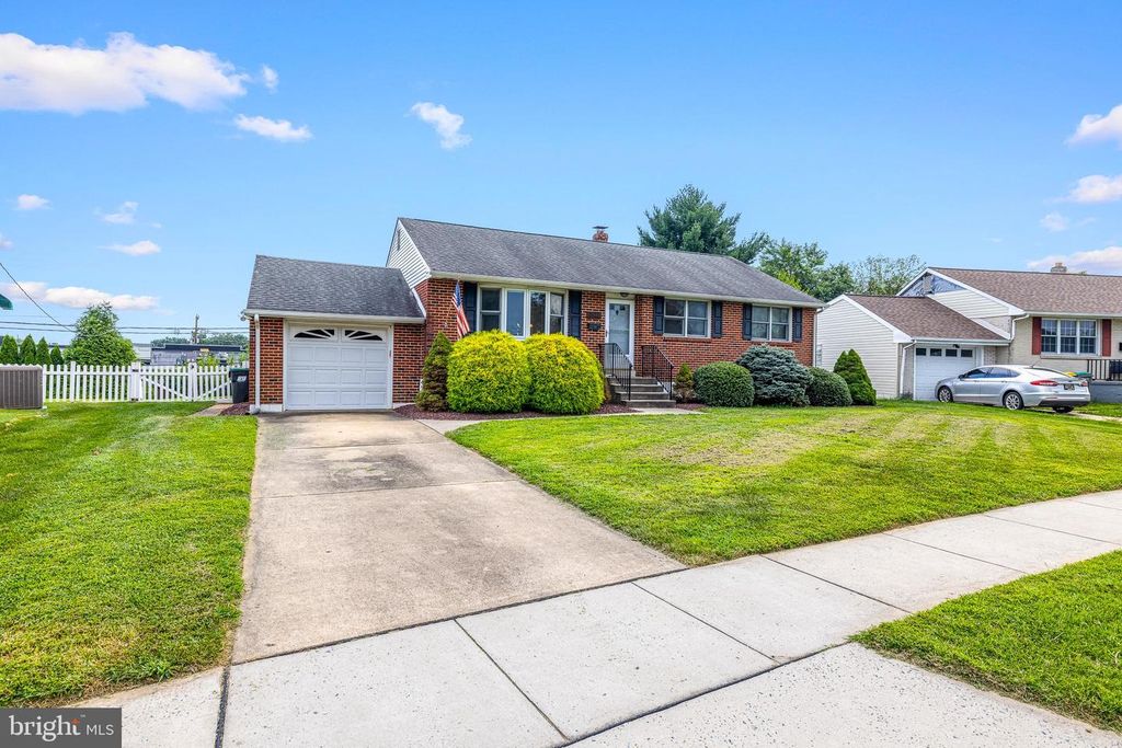 2122 NICHOLBY DR, Wilmington, DE 19808