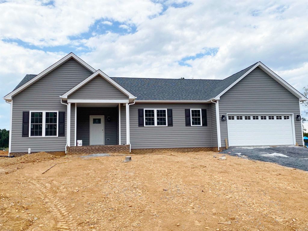 122 SPRING RIDGE DR, Stuarts Draft, VA 24477