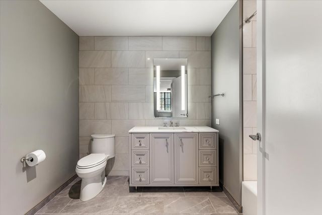 435 N Michigan Avenue 401, Chicago, IL 60611