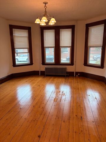 15 Beacon St 1, Somerville, MA 02143