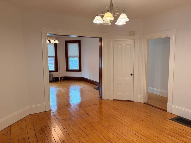 15 Beacon St 1, Somerville, MA 02143