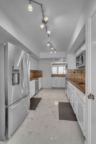 6433 Southpoint Drive, Dallas, TX 75248