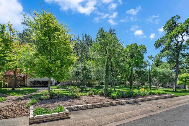 6433 Southpoint Drive, Dallas, TX 75248