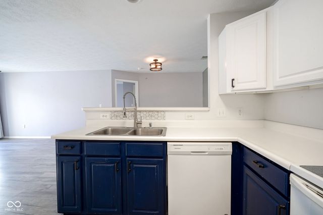 6509 Emerald Hill Court 104, Indianapolis, IN 46237