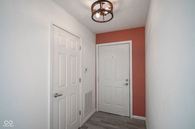 6509 Emerald Hill Court 104, Indianapolis, IN 46237