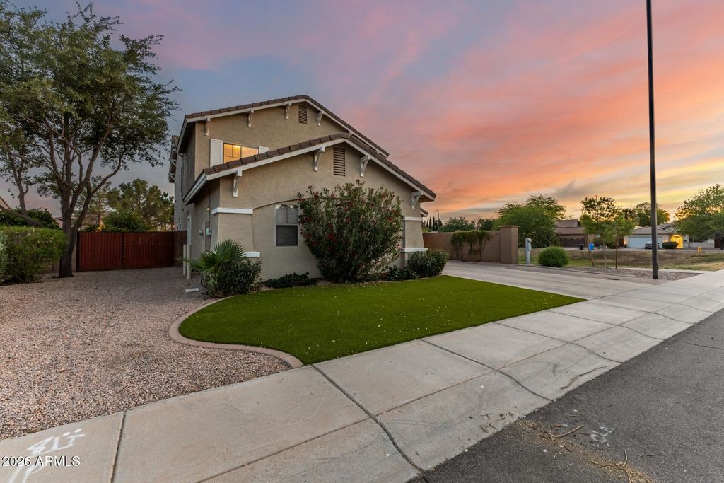 1271 E CANYON CREEK Drive, Gilbert, AZ 85296 — photo 2