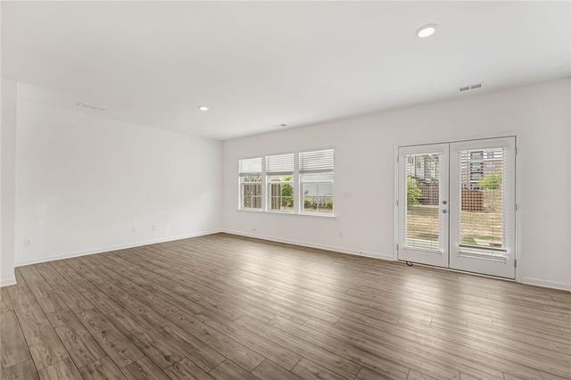 649 Isom Walk, Suwanee, GA 30024