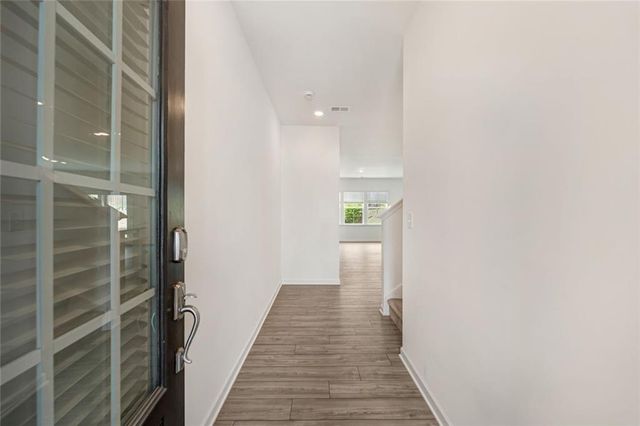 649 Isom Walk, Suwanee, GA 30024
