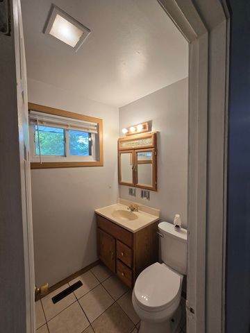 164 N Prairie Avenue, Mundelein, IL 60060