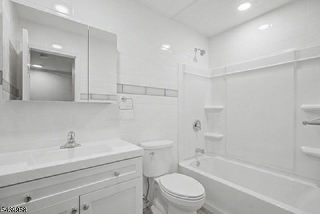 802 Brokaw Ct B, Bridgewater Twp., NJ 08807