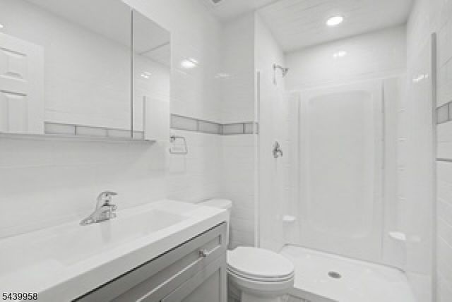 802 Brokaw Ct B, Bridgewater Twp., NJ 08807