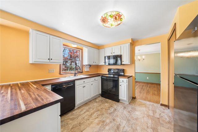 3902 Glencoe Ct, Murrysville, PA 15668
