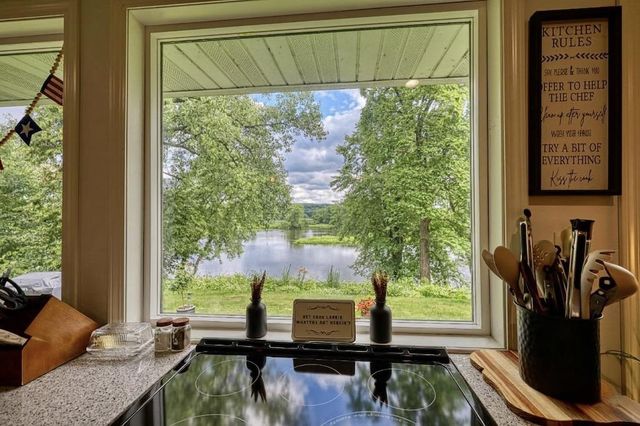 W10140 Schiefelbein Road, Poynette, WI 53955