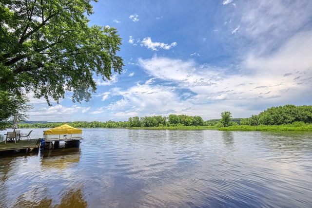 W10140 Schiefelbein Road, Poynette, WI 53955