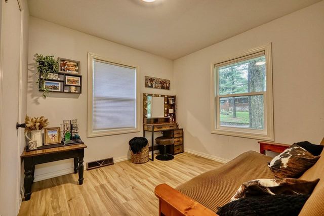 W10140 Schiefelbein Road, Poynette, WI 53955