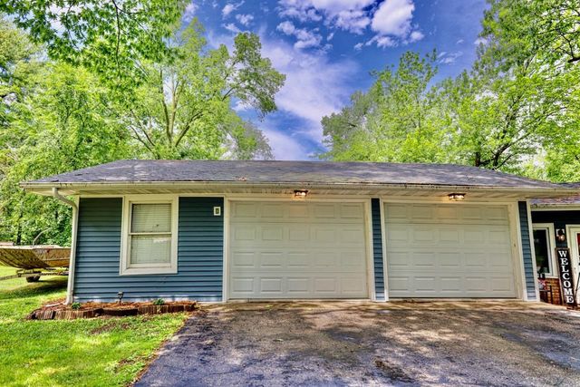 W10140 Schiefelbein Road, Poynette, WI 53955