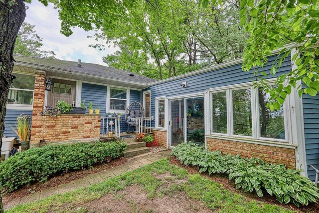 W10140 Schiefelbein Road, Poynette, WI 53955