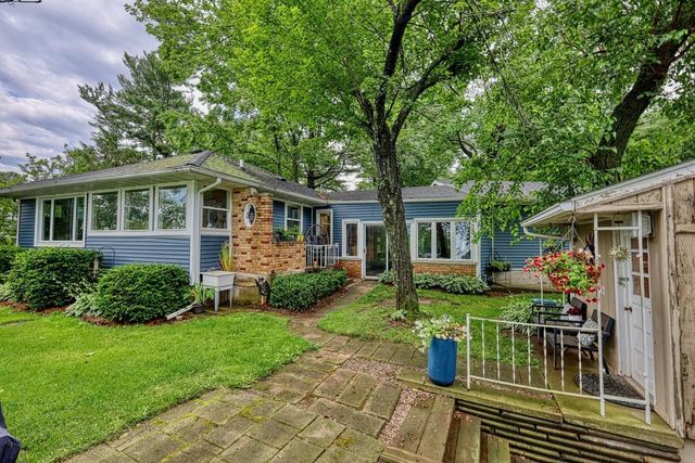 W10140 Schiefelbein Road, Poynette, WI 53955