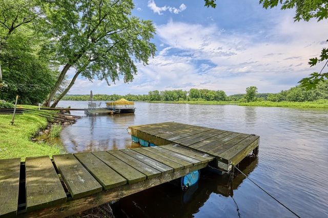 W10140 Schiefelbein Road, Poynette, WI 53955