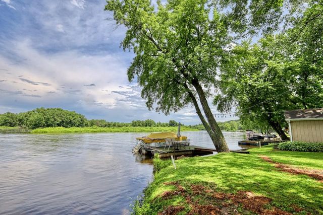 W10140 Schiefelbein Road, Poynette, WI 53955