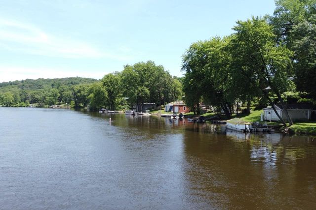W10140 Schiefelbein Road, Poynette, WI 53955