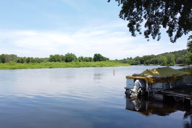 W10140 Schiefelbein Road, Poynette, WI 53955