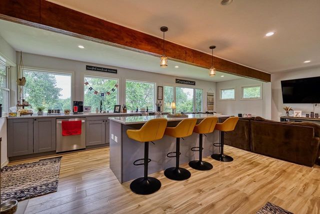 W10140 Schiefelbein Road, Poynette, WI 53955