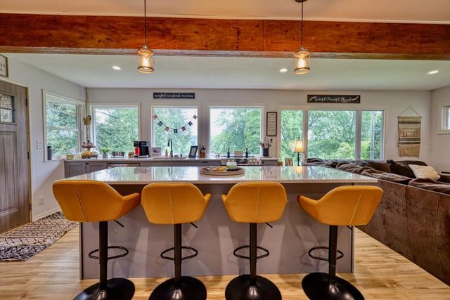W10140 Schiefelbein Road, Poynette, WI 53955