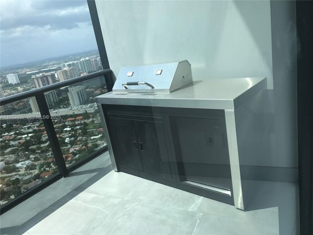 18555 COLLINS AVE 4604, Miami Beach, FL 33160