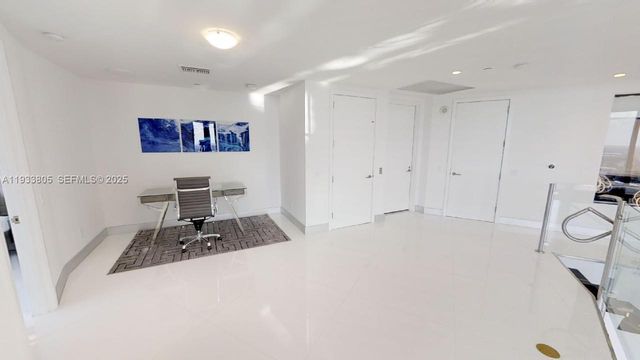 18555 COLLINS AVE 4604, Miami Beach, FL 33160
