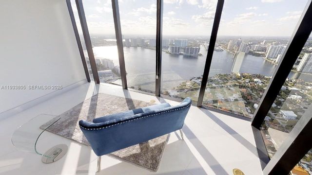 18555 COLLINS AVE 4604, Miami Beach, FL 33160