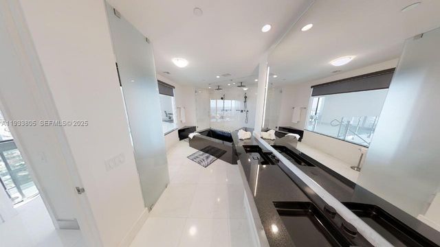 18555 COLLINS AVE 4604, Miami Beach, FL 33160