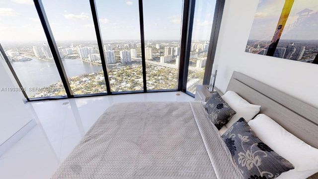 18555 COLLINS AVE 4604, Miami Beach, FL 33160