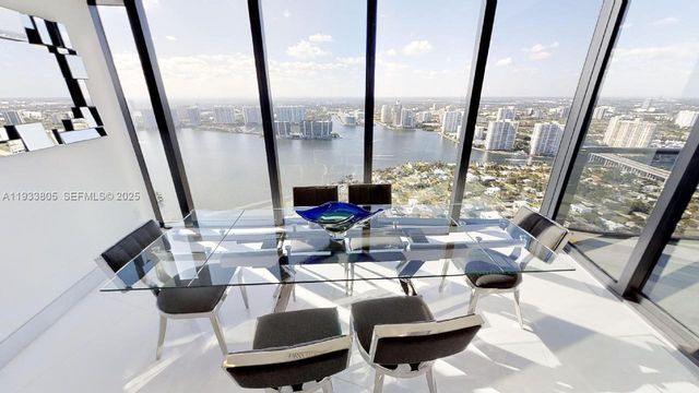 18555 COLLINS AVE 4604, Miami Beach, FL 33160