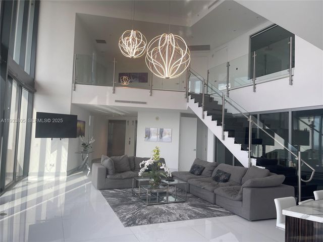 18555 COLLINS AVE 4604, Miami Beach, FL 33160