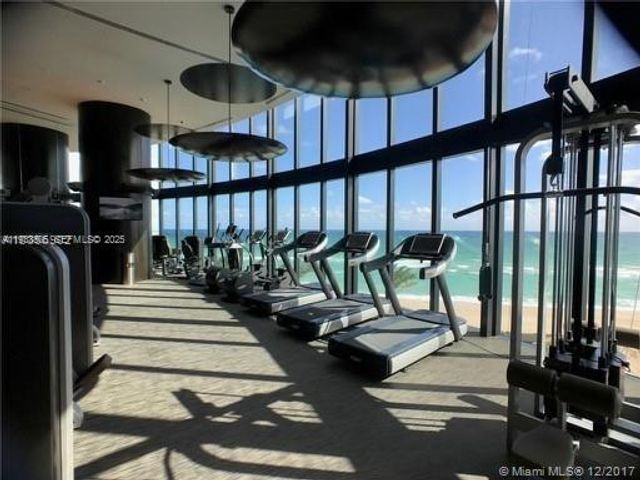18555 COLLINS AVE 4604, Miami Beach, FL 33160