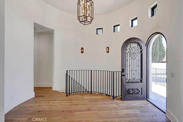 5520 Woodlake, Woodland Hills, CA 91367