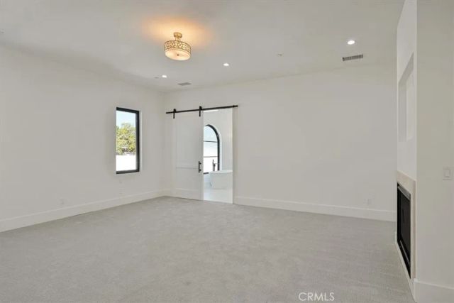 5520 Woodlake, Woodland Hills, CA 91367