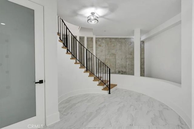 5520 Woodlake, Woodland Hills, CA 91367