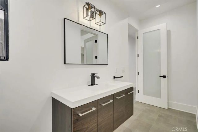5520 Woodlake, Woodland Hills, CA 91367