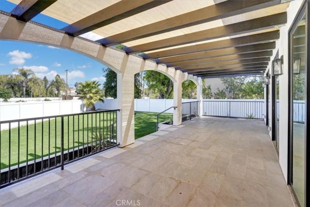 5520 Woodlake, Woodland Hills, CA 91367