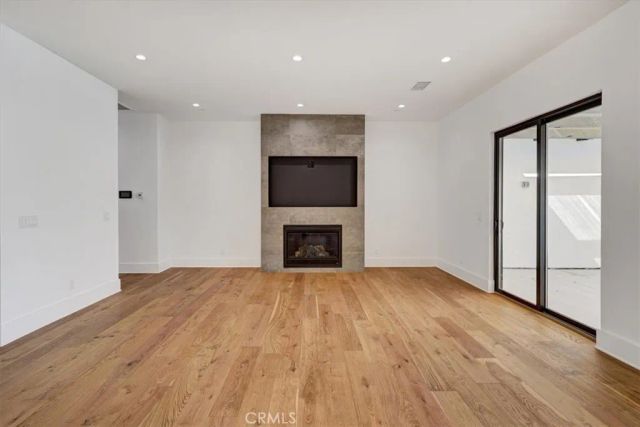 5520 Woodlake, Woodland Hills, CA 91367