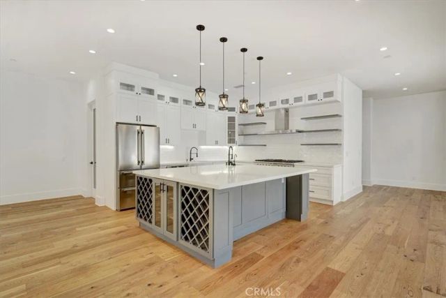 5520 Woodlake, Woodland Hills, CA 91367
