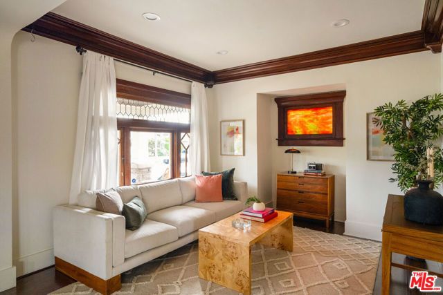 2345 W 30th Street, Los Angeles, CA 90018