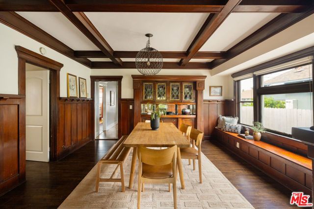 2345 W 30th Street, Los Angeles, CA 90018
