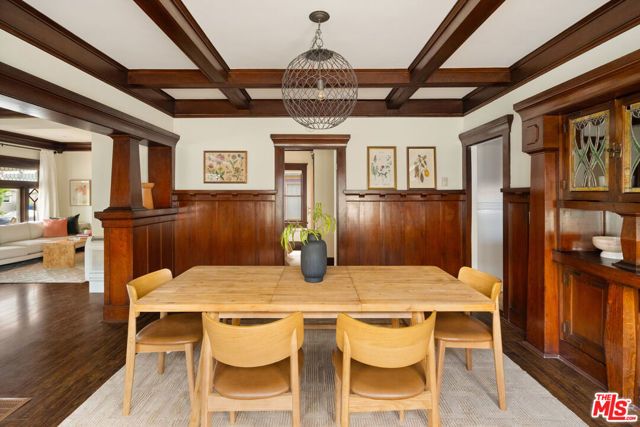 2345 W 30th Street, Los Angeles, CA 90018