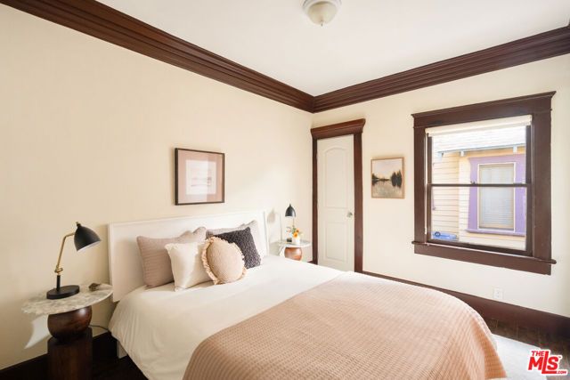 2345 W 30th Street, Los Angeles, CA 90018