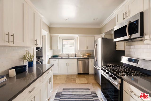 2345 W 30th Street, Los Angeles, CA 90018